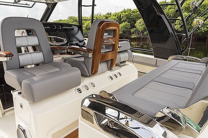 2-Hour Maalaea Luxury Powerboat Sunset Cruise for up to 6 Guests - Key Things I’d Book This For
