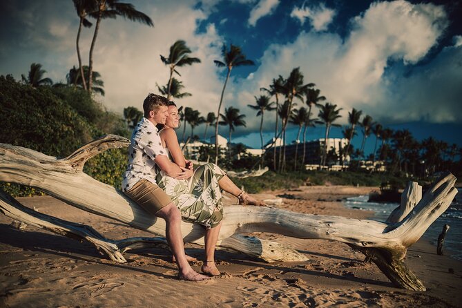 A Romantic Photoshoot for 2 in Maui - Why Ulua Beach at 4:30 PM feels special