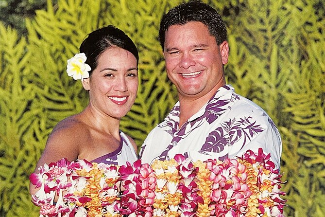 Deluxe Orchid Lei Greeting (Maui, Kahului Airport, OGG) - Why a Kahului Airport greeting beats figuring it out solo