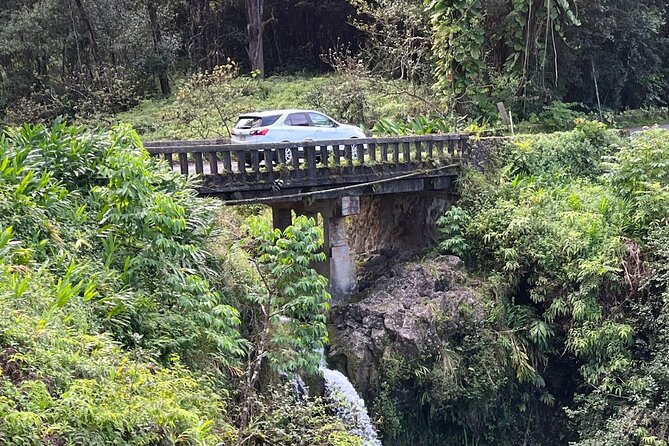 Full Day Private Maui Waterfall, Beach & Hana Tour - Hana Town: 30 minutes to relax and actually taste the vibe