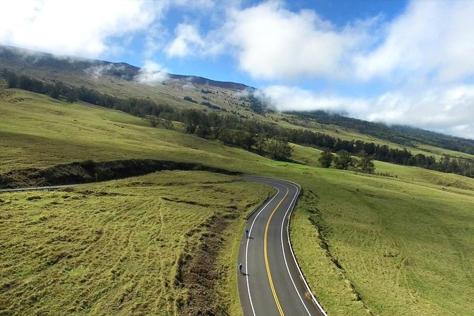 Haleakala Morning Best Guided Bike Tour with Bike Maui - The “Fabulous 29” switchbacks: adrenaline, control, and Kona bikes