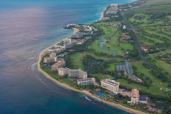 Hawaiian Odyssey: Maui, Molokai & Lanai Scenic Helicopter Tour - Listening to the pilot: how live commentary turns views into context