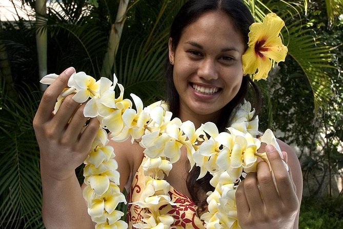 Honeymoon Airport Lei Greeting on Kahului Maui - Kahului Airport Lei Greeting: What You’re Actually Buying