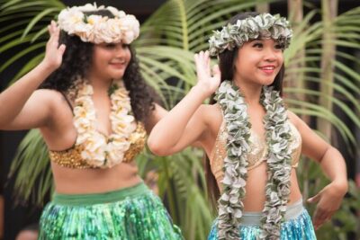 Hula Lesson on Maui (Basics) - Where You Start at Oni Foundation and the Queen Kaahumanu Center