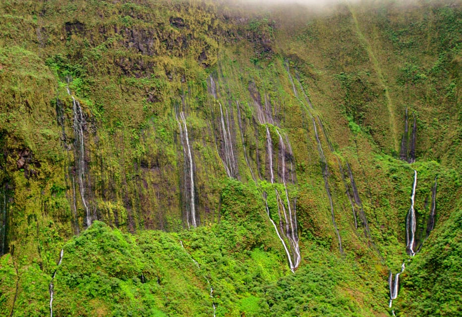 Maui and Molokai: Spectacular Helicopter Tour - Certified pilot-guide narration and the sound setup that matters