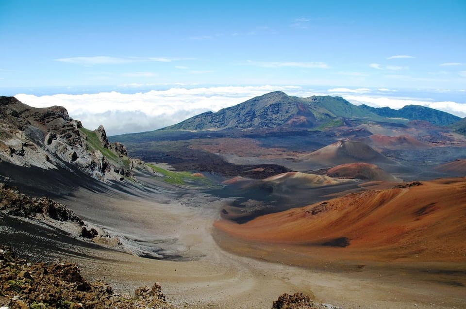 Maui: Haleakala Sunrise Tour with Pick-up - Island-Style Breakfast: Comfort After Standing in the Cold