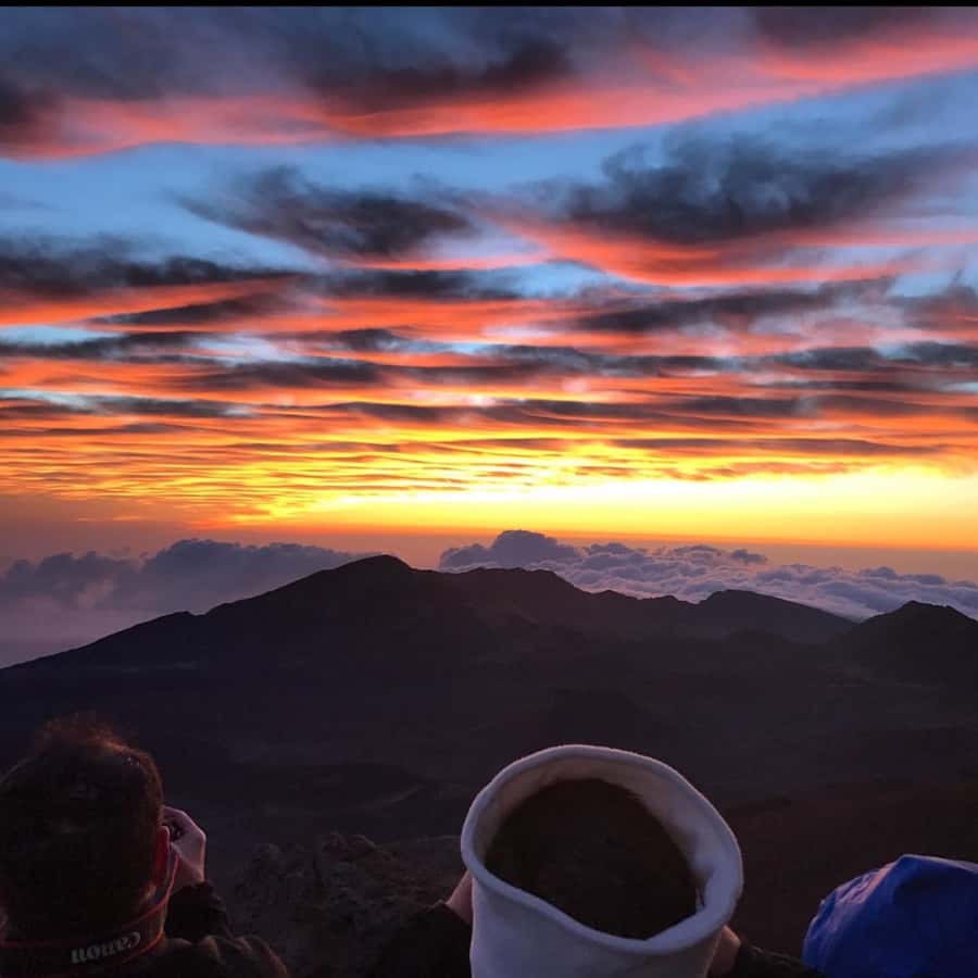 Maui: Haleakala Sunset Tour with Snacks and Photos - The real magic: Haleakala sunset from above the clouds