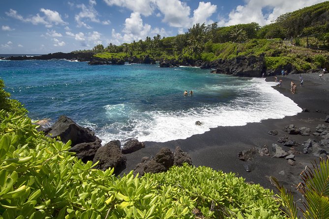 Maui "Loop" Road To Hana Audio Driving Tour - The driving rhythm: what the app does as you go