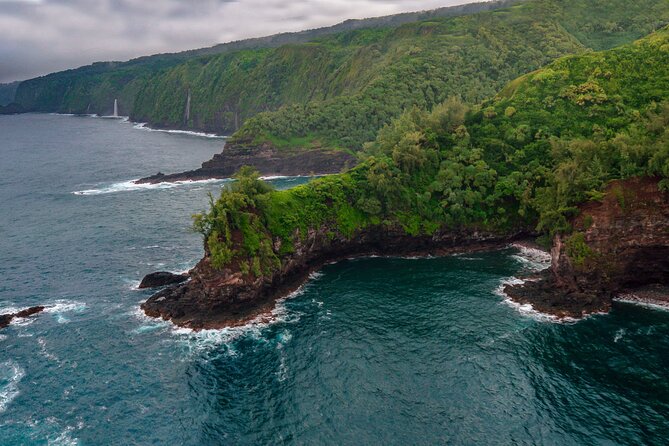 Maui & Molokai Spectacular with Exclusive Landing Helicopter Tour - Ka’anapali and Kapalua Coastlines: When Resort Views Get a New Frame