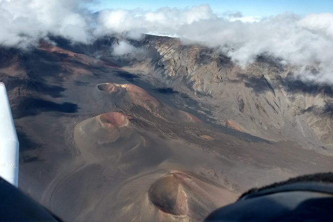 Maui-PRIVATE-Air Tour: Volcano Lava & Jungle Waterfalls (2-5 Max) - Flying From Kahului: the Private Cabin Experience (and the feel of the flight)