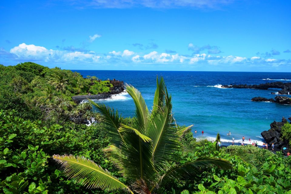 Maui: Road to Hana Waterfalls Tour with Lunch - Waianapanapa State Park: Black Sand Beach Swimming Hour + Picnic Lunch