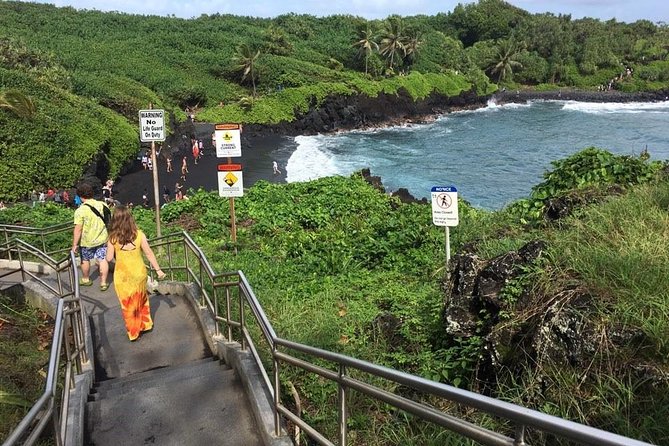 Maui Tour : Road to Hana Day Trip from Lahaina with Pick-up - Bamboo forest + rainbow eucalyptus photos along the Hana Highway