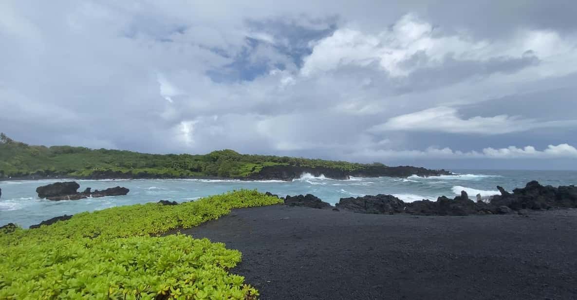 Maui: Van Day Trip to Hana with Local Guide and Lunch - Banana bread on an ancient lava flow: a small stop with a big meaning