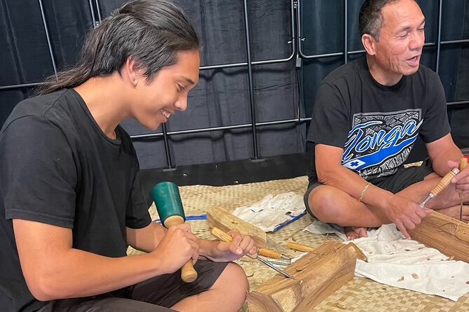Polynesian Wood Carving on Maui - Watching the Carving From Start to Finish (Not Just the Finished Product)