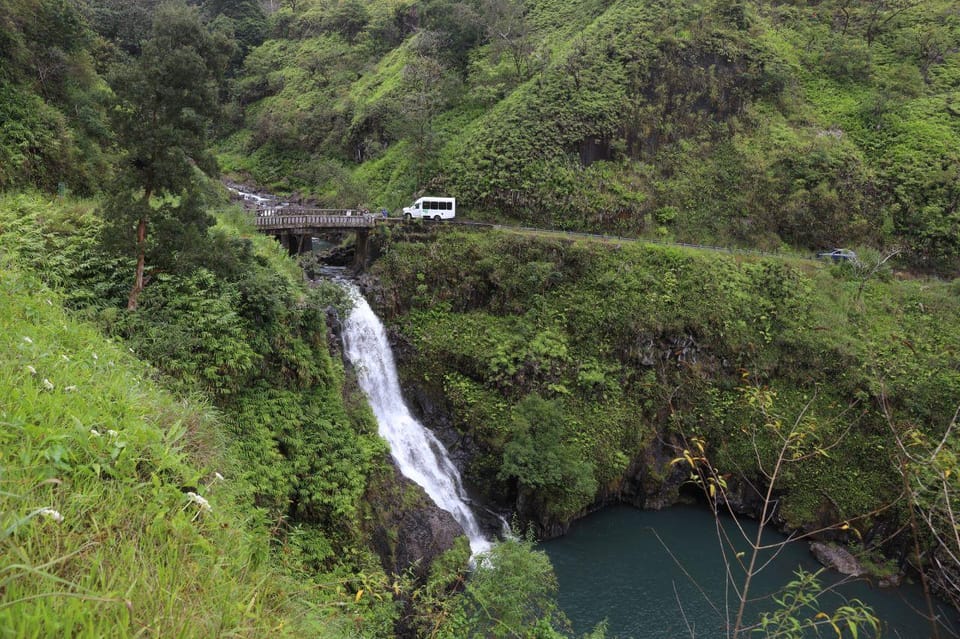 Road to Hana: Professional Guide, Food, Swimming, Waterfalls - Value and the $279 price: what you’re really paying for