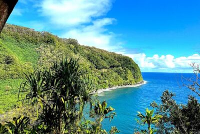 Shore Excursion of Maui - Stop 1 at Ho’okipa Beach Park: turtles and a wild North Shore edge