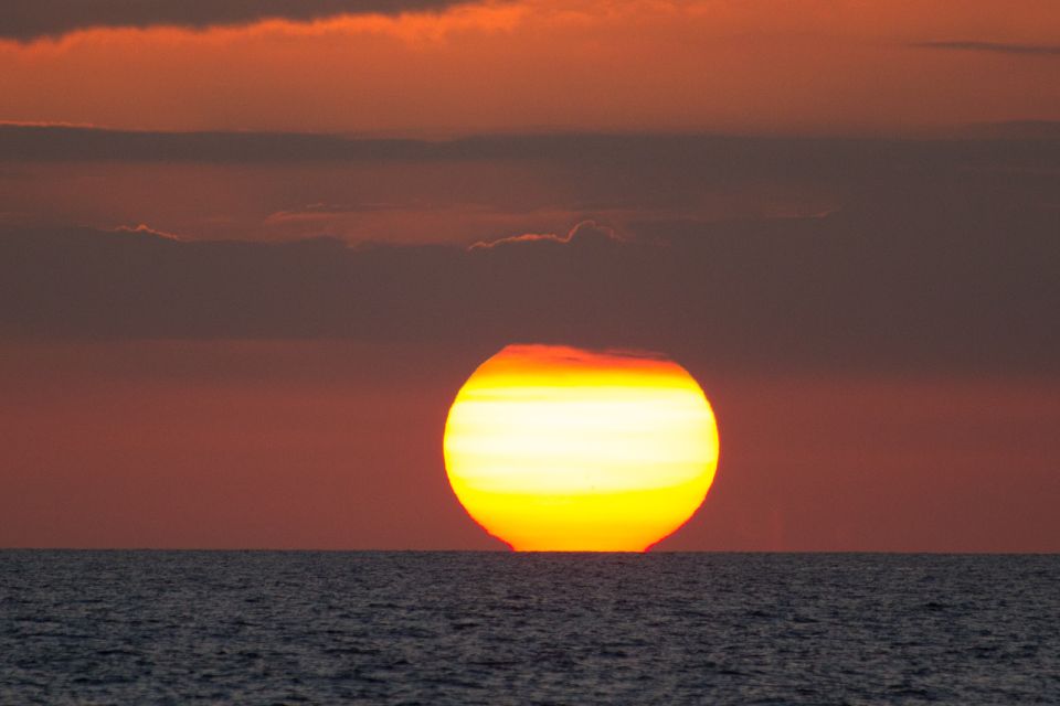 South Maui Sunset & Celestial Cruise - Where you meet and how the timing works