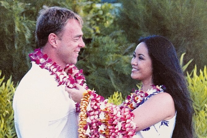 Ti Leaf Airport Lei Greeting (Maui, Kahului Airport, OGG) - Timing, waiting, and what to do when you land