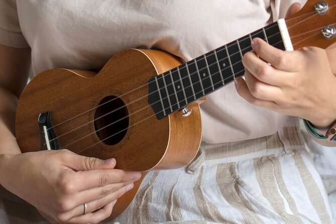 Ukulele Lesson on Maui (Basics) - Learning basic chords without getting stuck in theory
