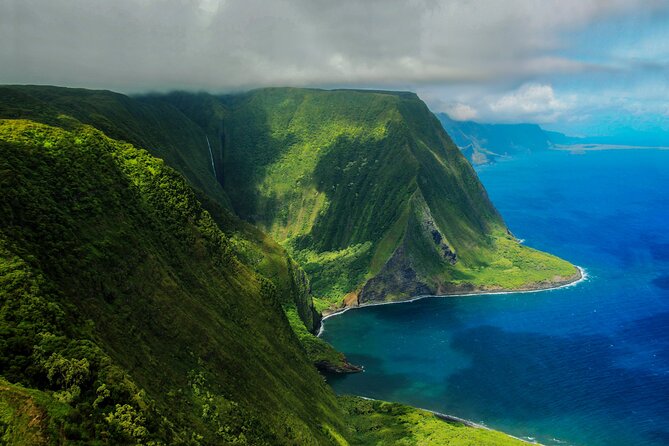 Waterfalls of West Maui and Molokai Helicopter Tour - Why West Maui + Molokai from the Air Works